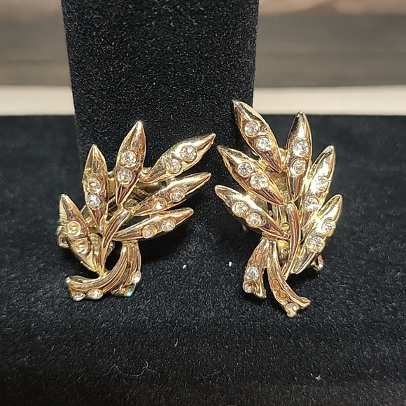 Source Unknown Jewelry - Gold Leaves with Rhinestone Accents Clipon Earrings